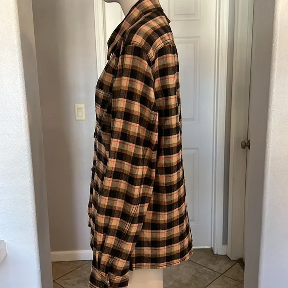 Coach men’s plaid black/tan/red heavy wool button down shirt, size Large - Picture 4 of 11